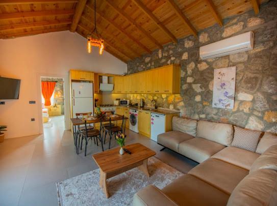 Yigit & Ege & Yagiz - Happy Villalari Villa Fethiye