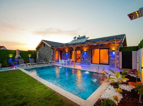 Yigit & Ege & Yagiz - Happy Villalari Villa *