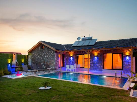 Yigit & Ege & Yagiz - Happy Villalari Villa *