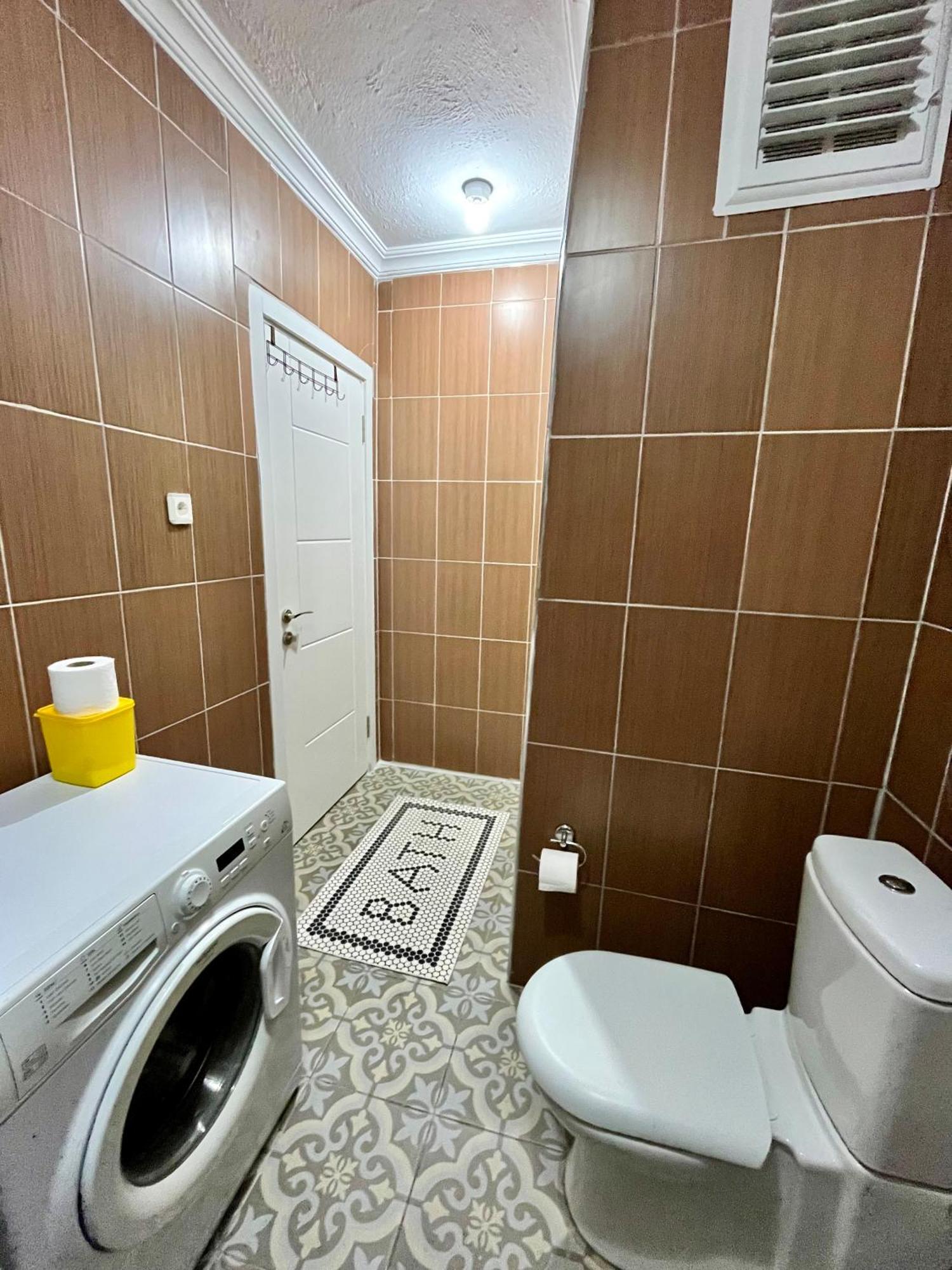 Mek Homes 2 Apartment *