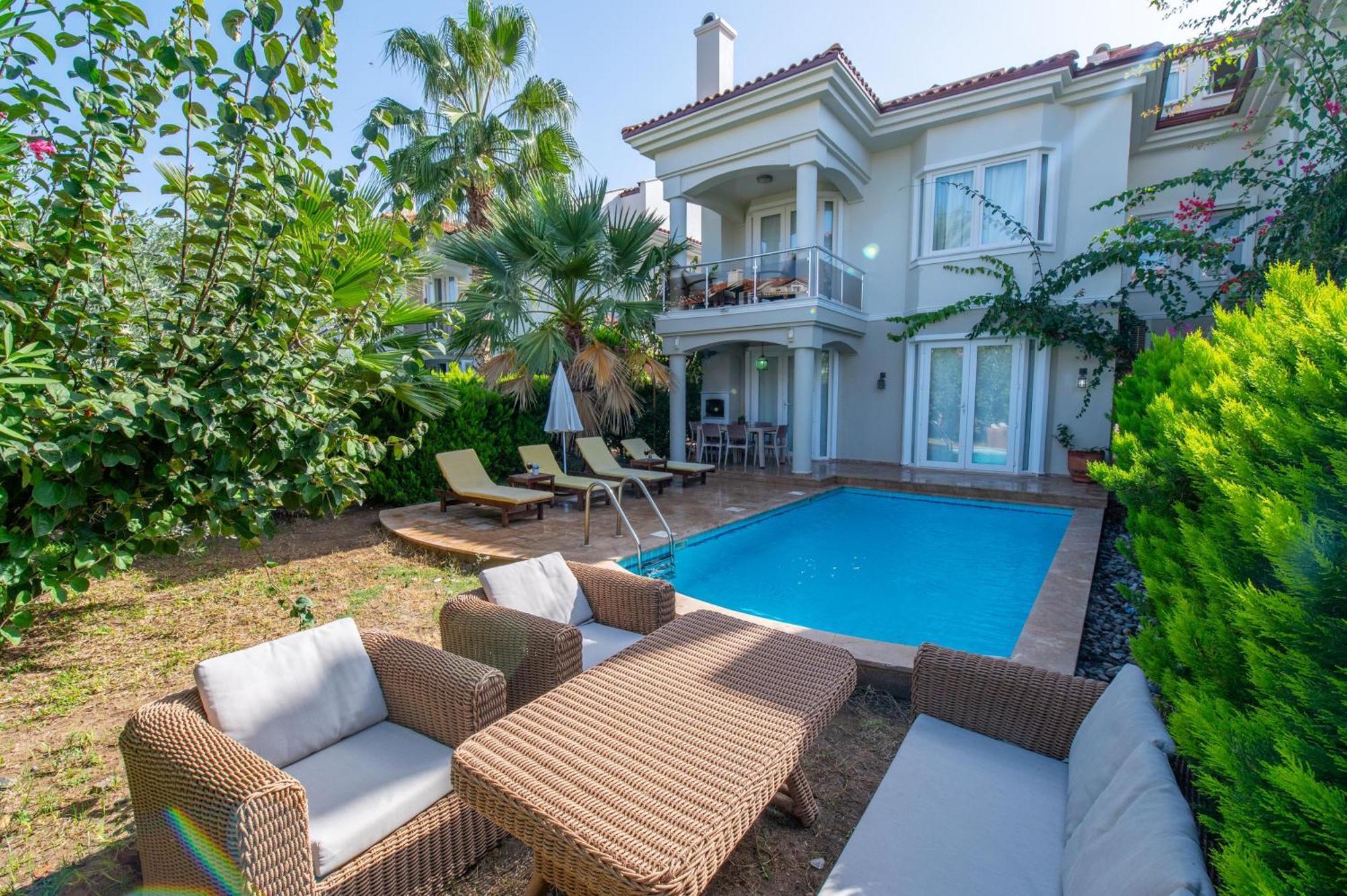 Sunset Villas&apartments 4*