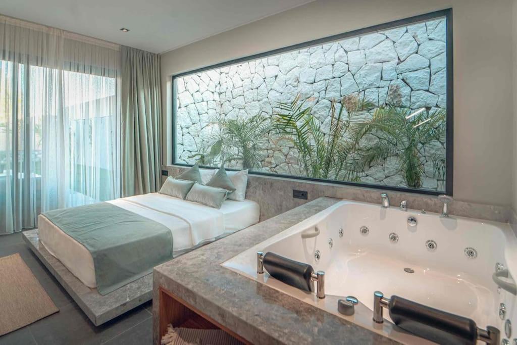 Viohouses 4- Luxury Private Korunakli Oezel Havuzlu Villa
