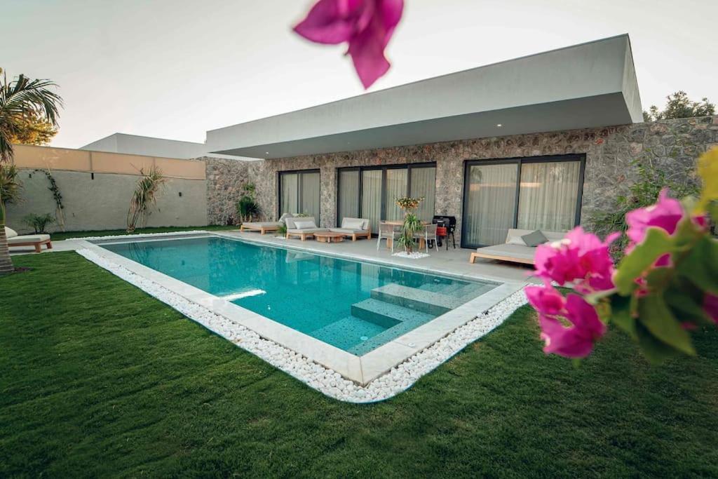 Viohouses 4- Luxury Private Korunakli Oezel Havuzlu