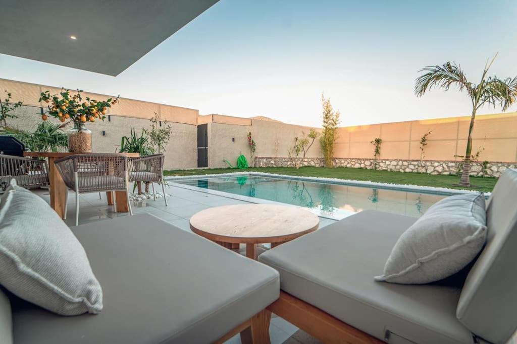 Viohouses 4- Luxury Private Korunakli Oezel Havuzlu Villa *