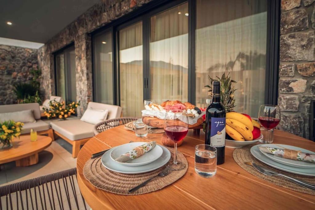 Villa Viohouses 4- Luxury Private Korunakli Oezel Havuzlu