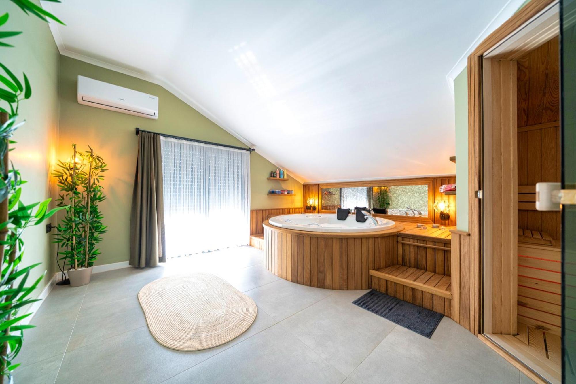 Casa Oliva 1 With Sauna Pool Patio & Bbq * Fethiye
