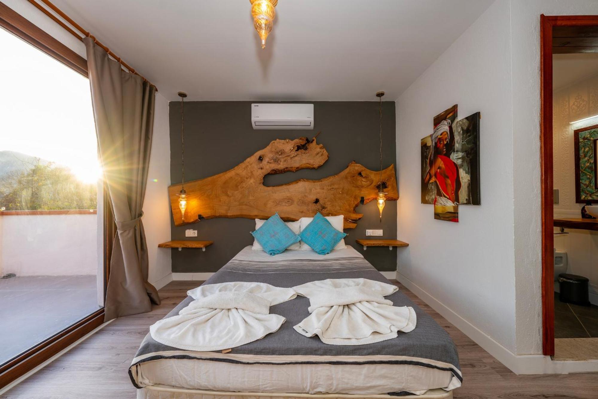 4 Bdr With Swimming Pool In Kayakoy Fethiye