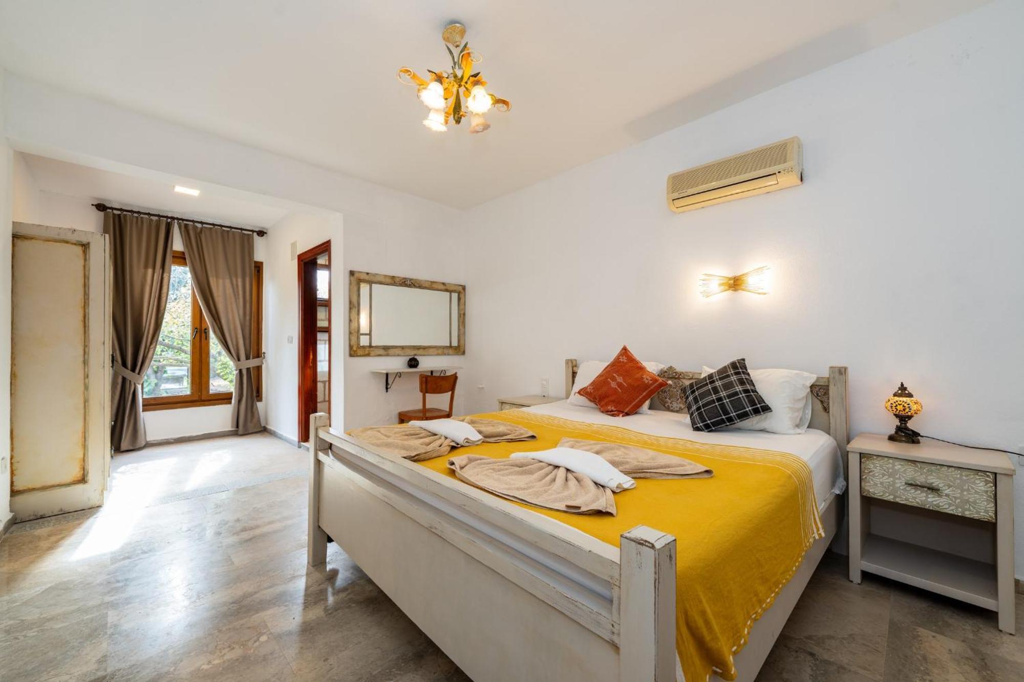 4 Bdr With Swimming Pool In Kayakoy Fethiye