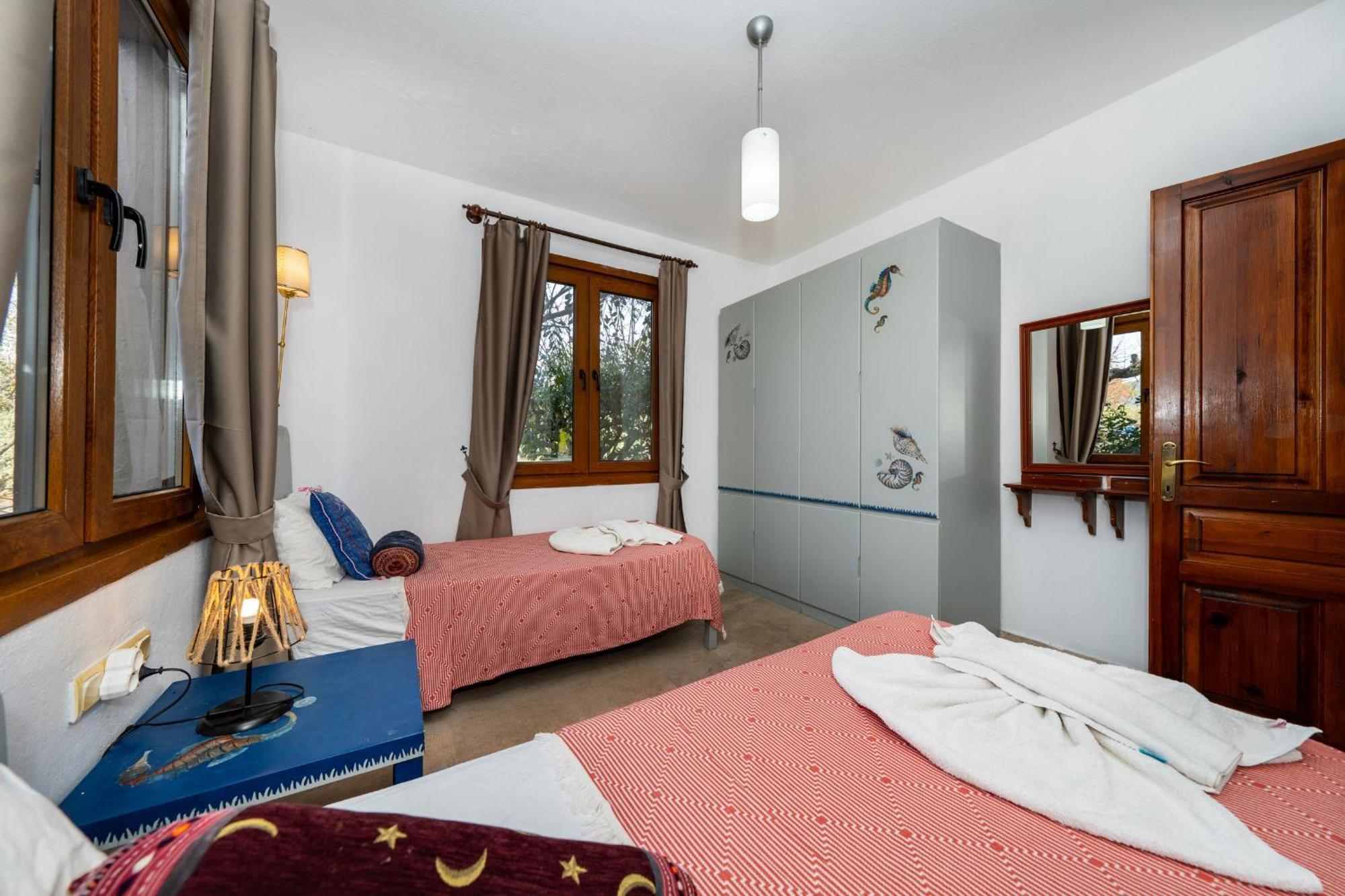 4 Bdr With Swimming Pool In Kayakoy Villa
