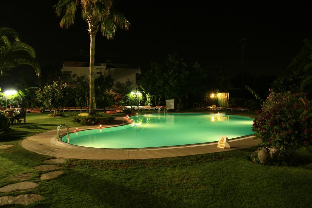 Mutlu Hotel