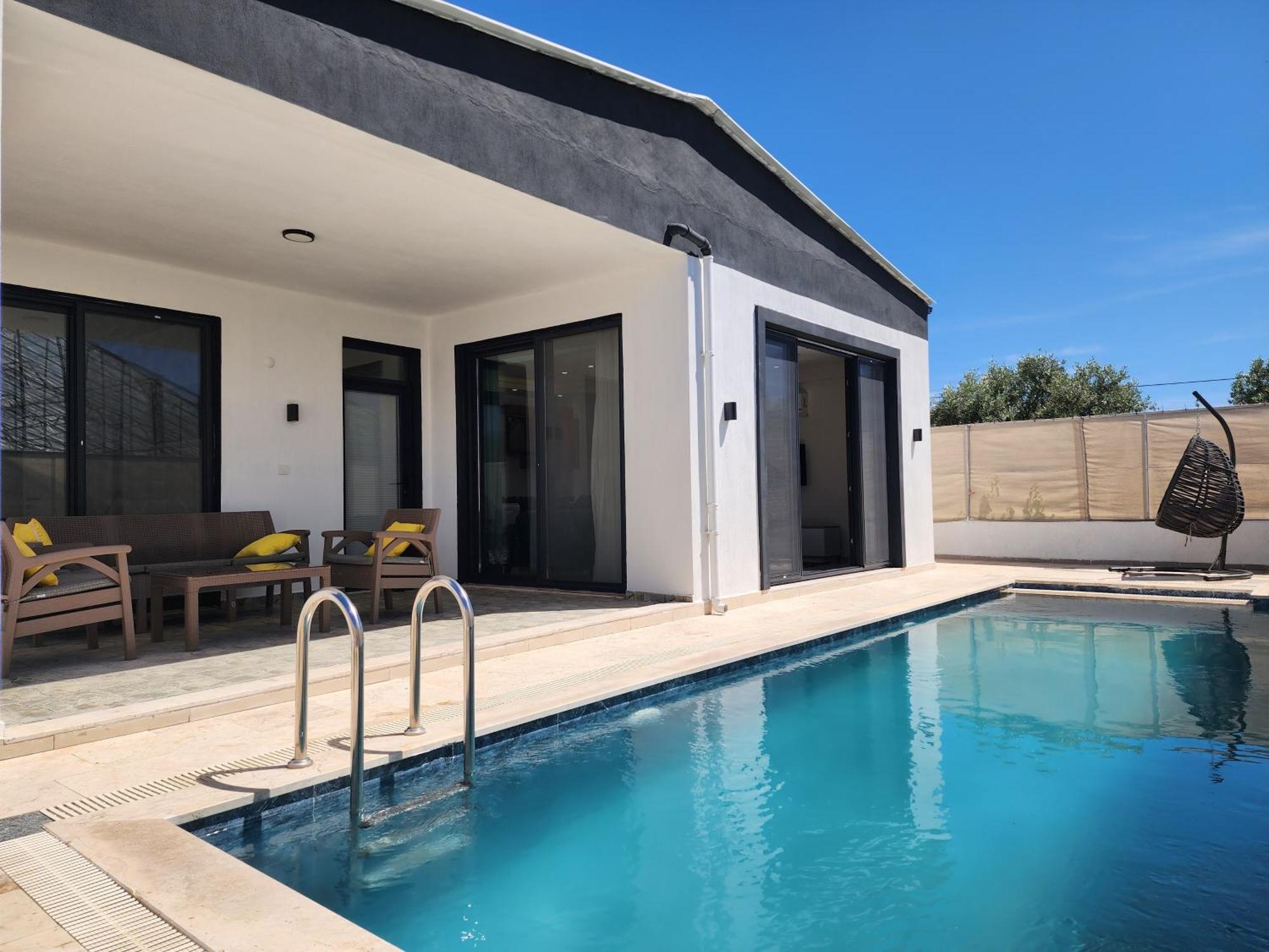 Aeden Villa