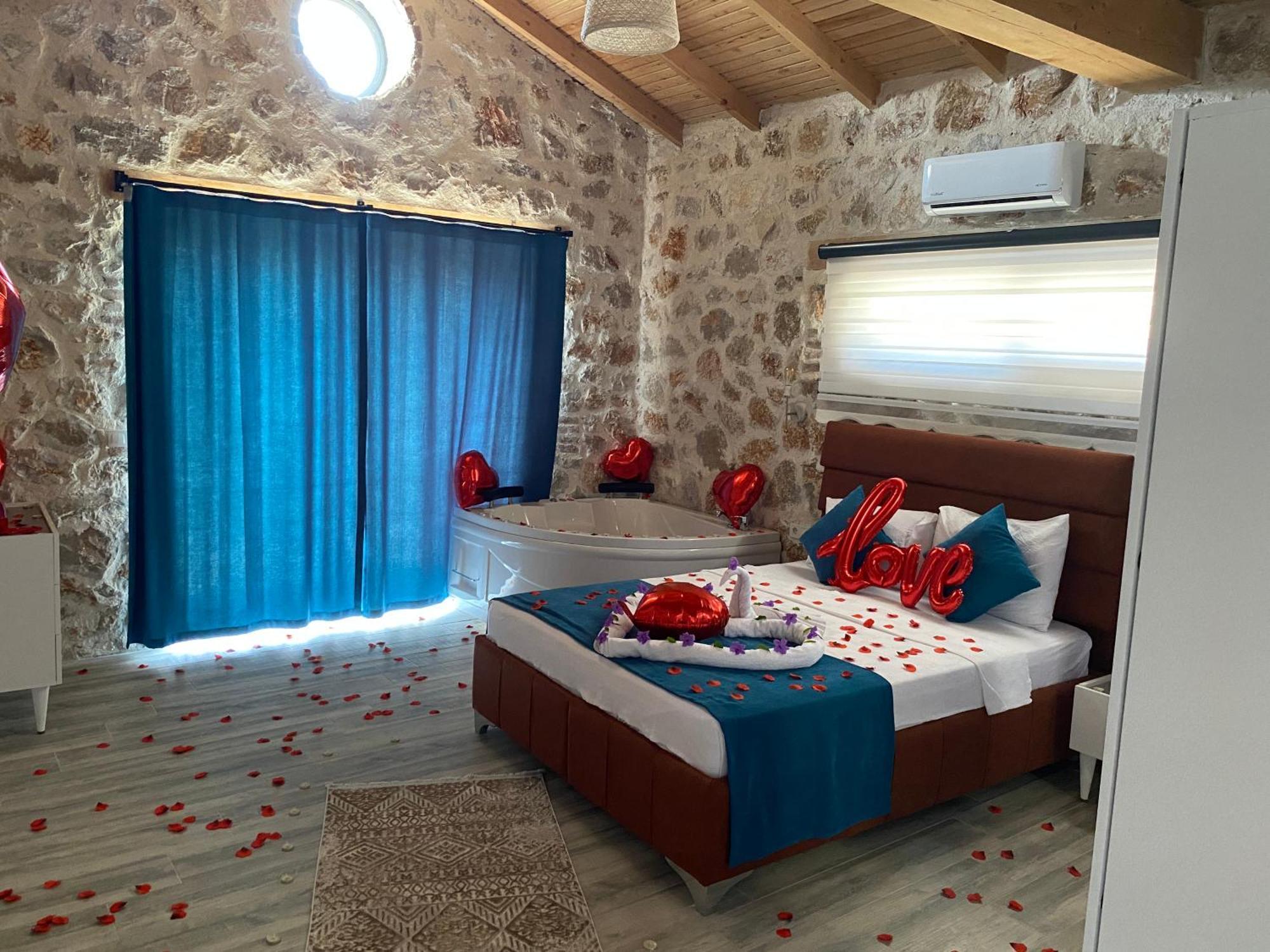 Tokyo * Fethiye