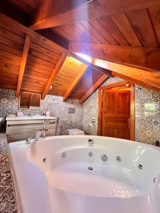 Benzersiz Jakuzili Villa *