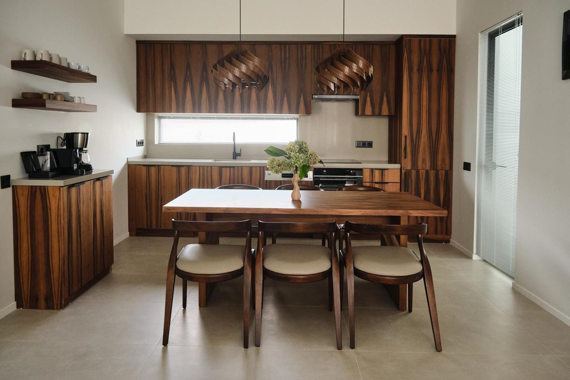 Ashta / Zen Villa