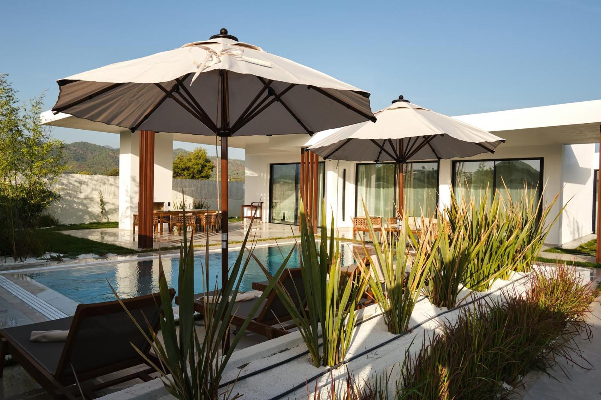 Ashta / Zen Villa *