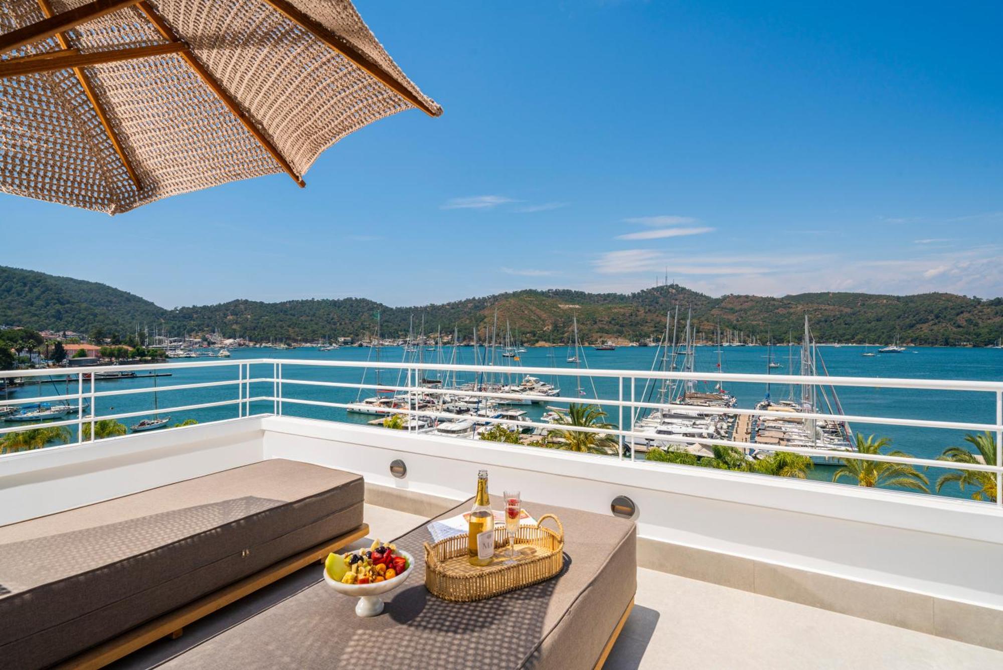 Yacht Classic - Boutique Class Otel 4*
