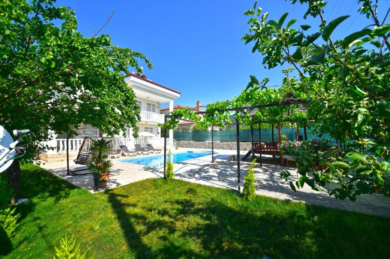 Alya Uezuemlue * Fethiye