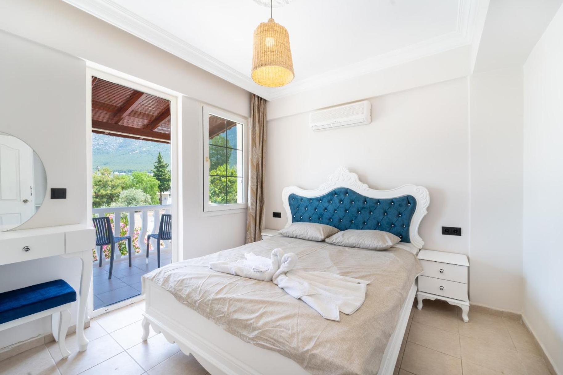 Ova - 2 Bedrooms *