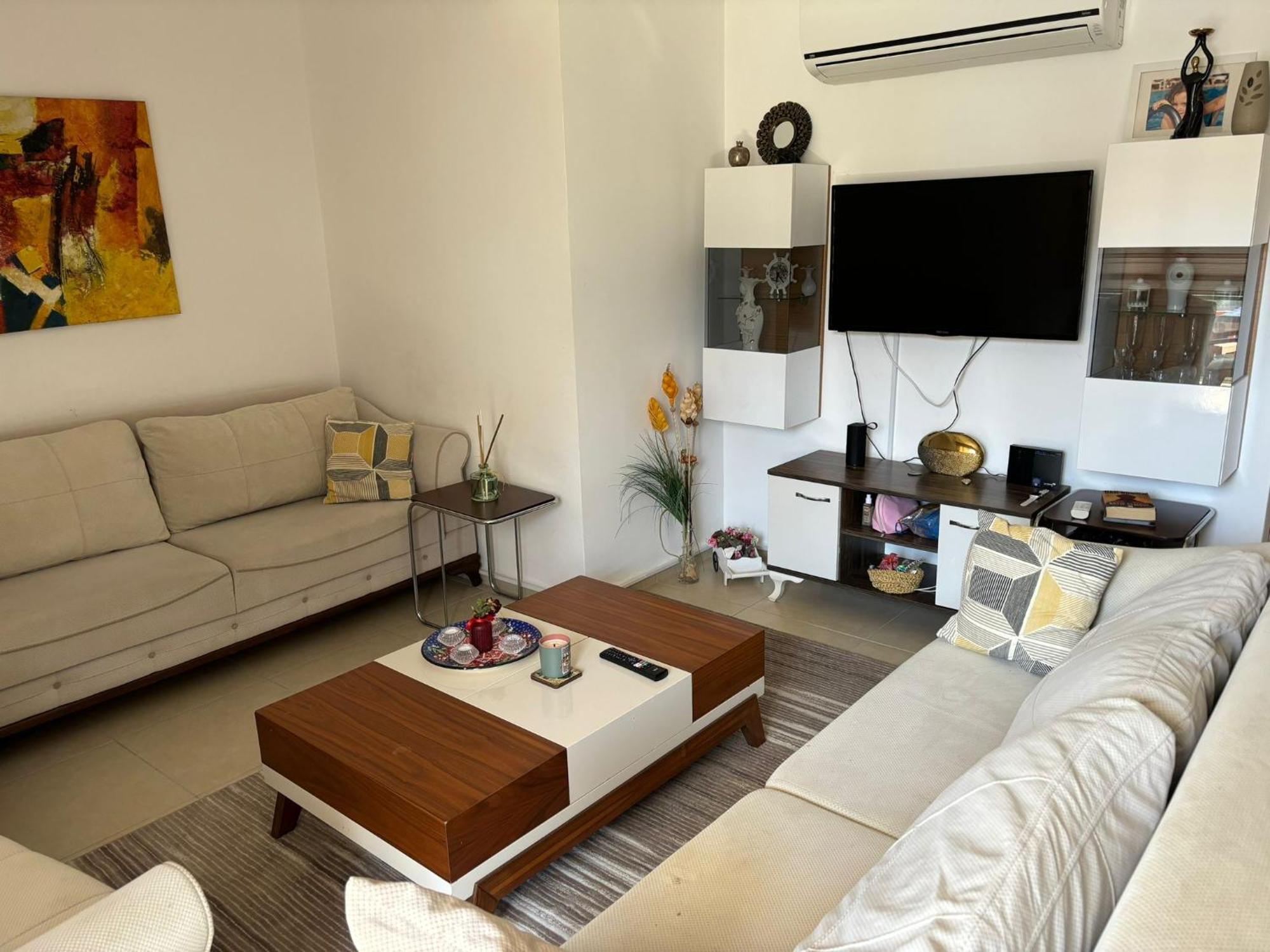 Apartment Charming 3-bedroom With Private Pool For Rent *