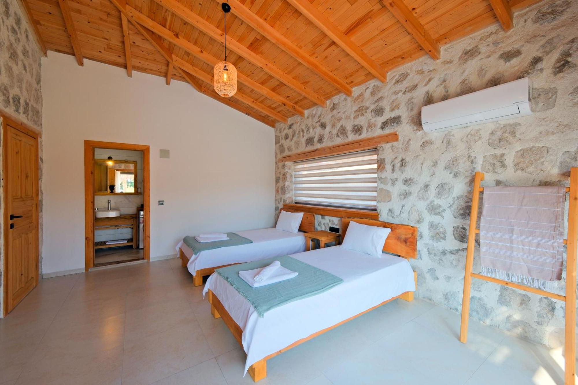 Villa Mono 1 *