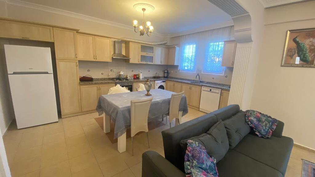 Erguen 37-2 Apartment