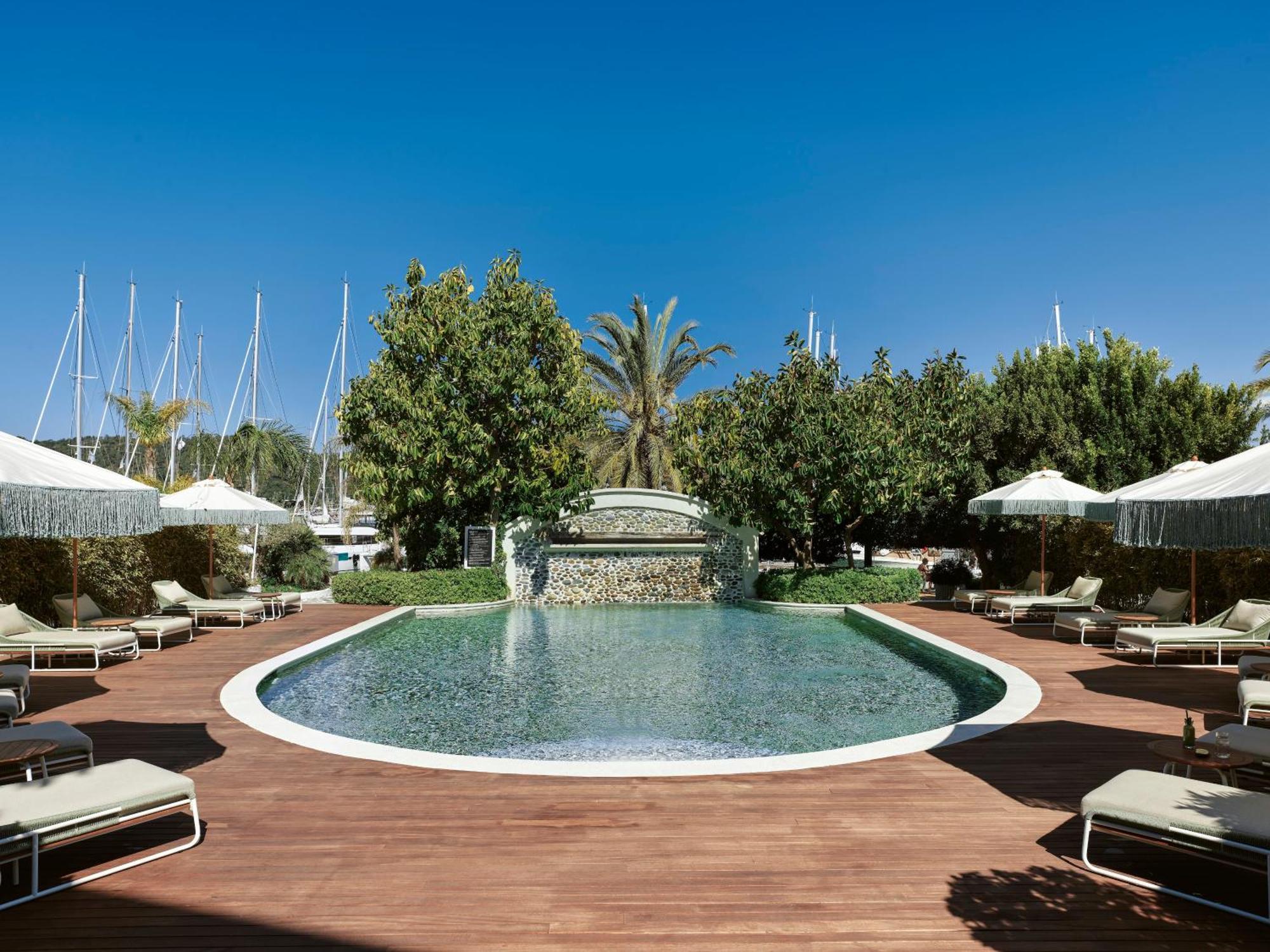 Yacht Classic - Boutique Class Otel 4*