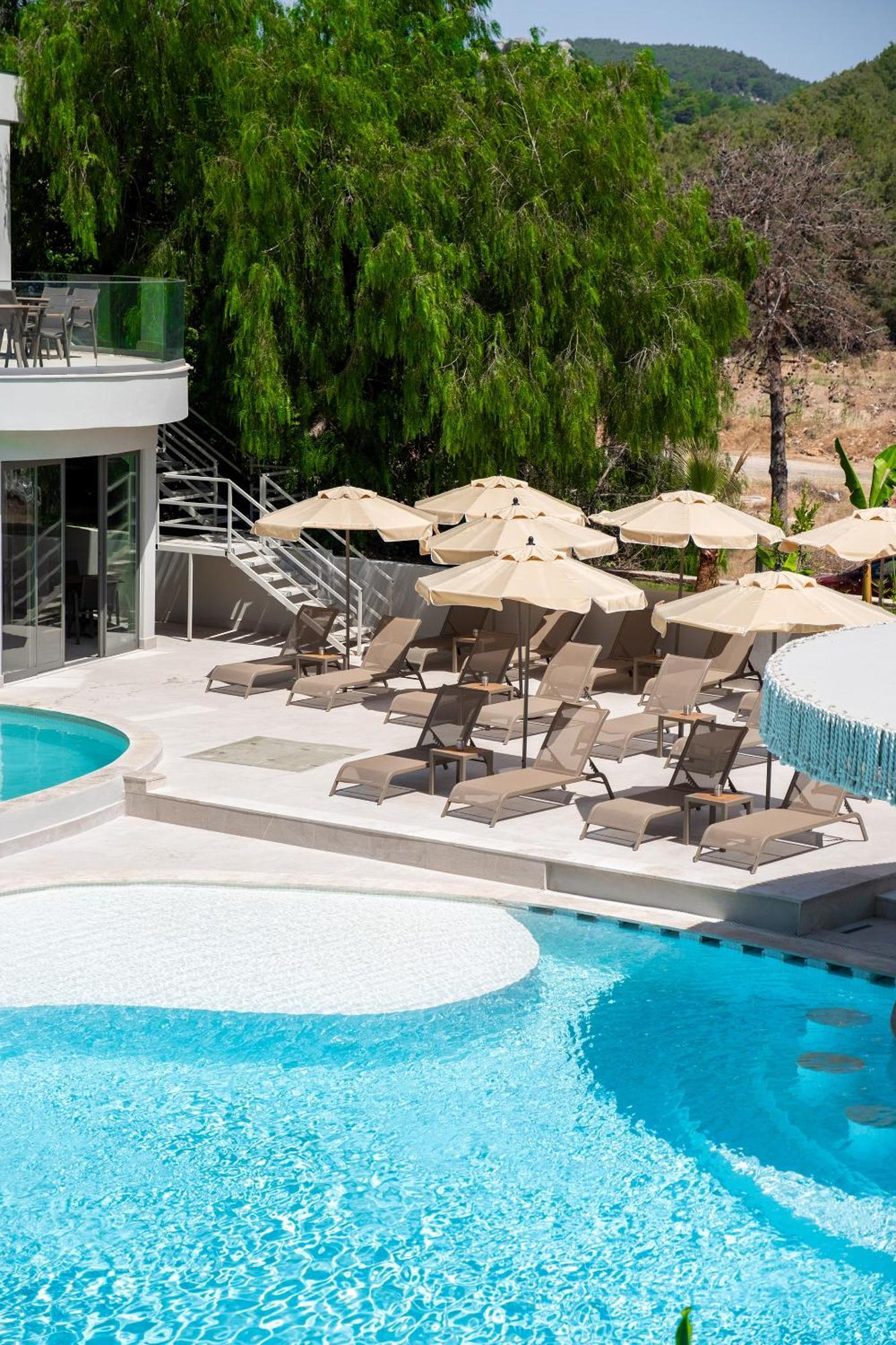 222 Hisaroenue Hotel