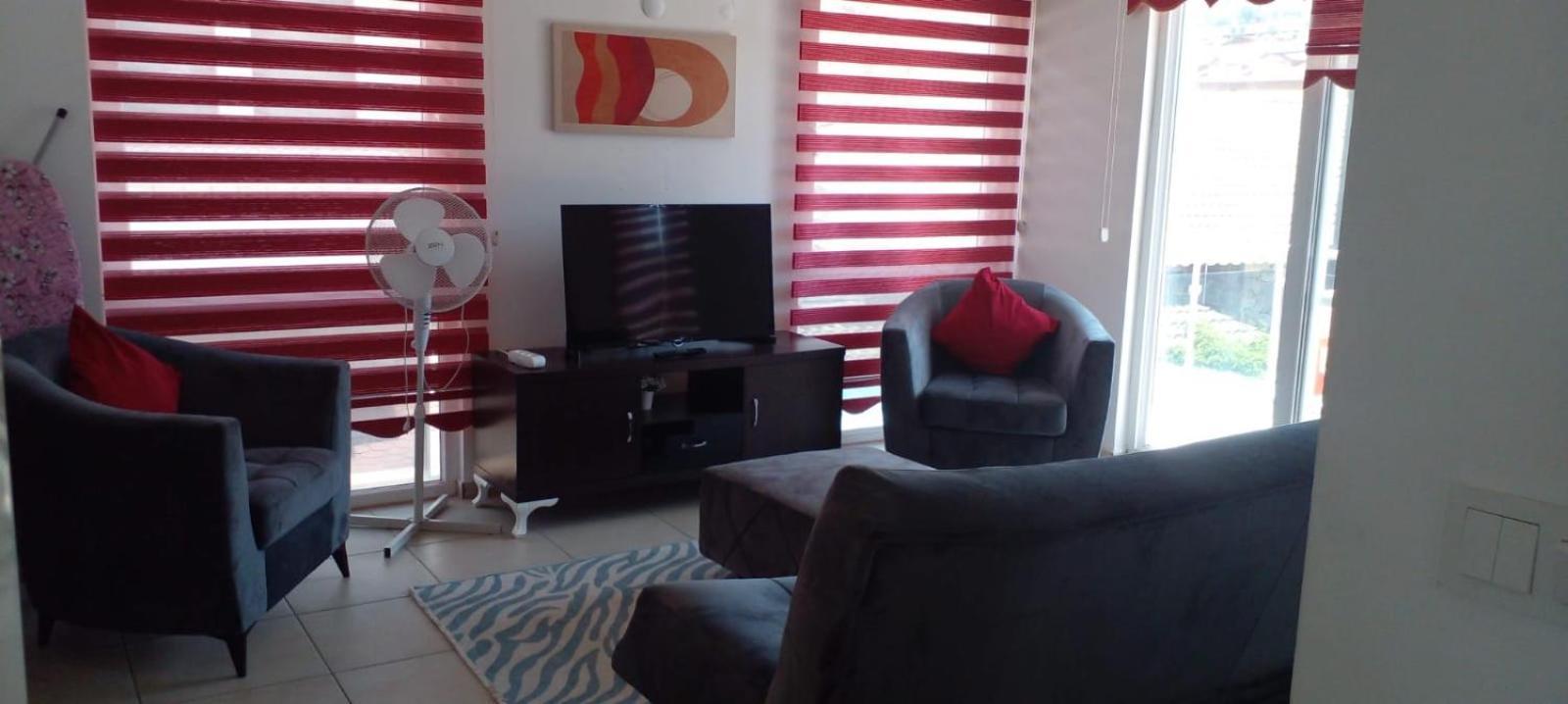 Paddys Apartments, Hisaroenue *