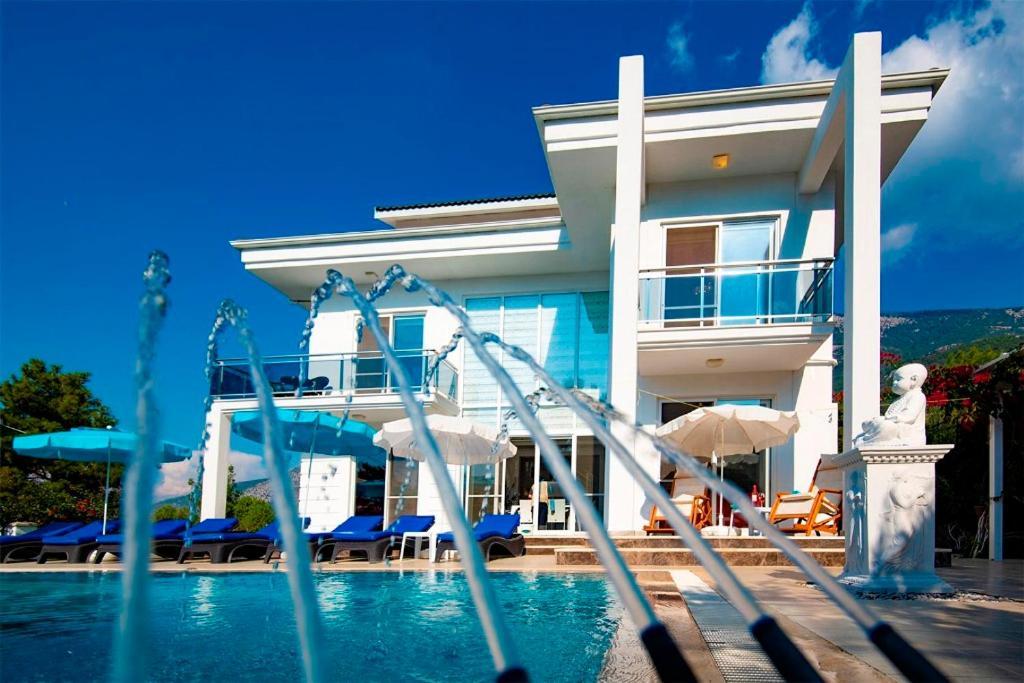 Villa Unique C - 4 Bedroom Private In Quiet Area Of Ovacik Fethiye