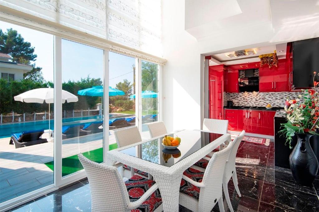 Unique C - 4 Bedroom Private In Quiet Area Of Ovacik *