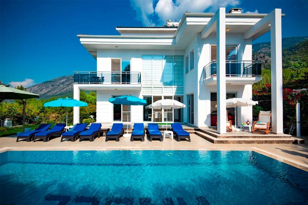 Unique C - 4 Bedroom Private In Quiet Area Of Ovacik Villa *