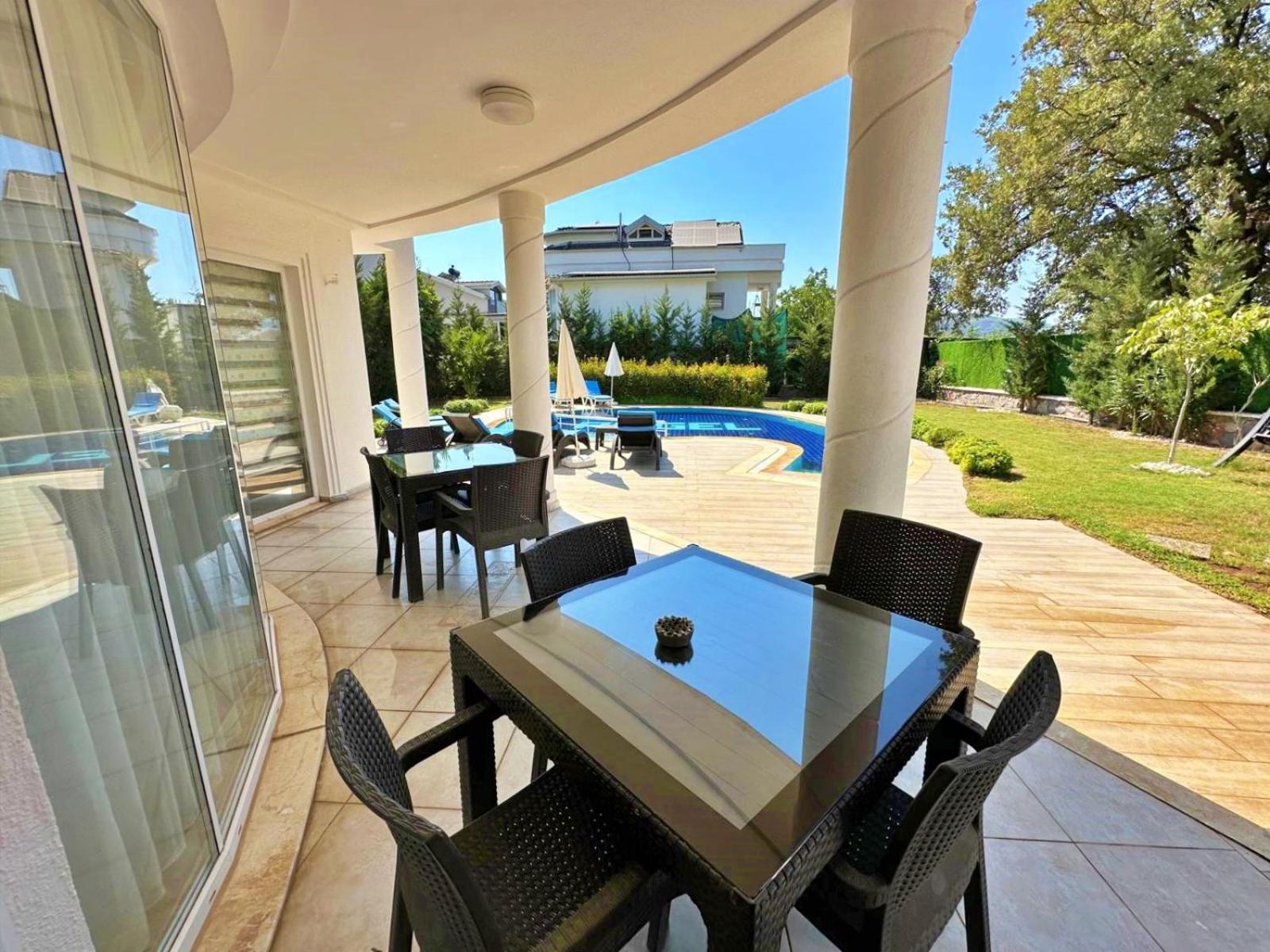 Valley - 4 Bedroom Private
