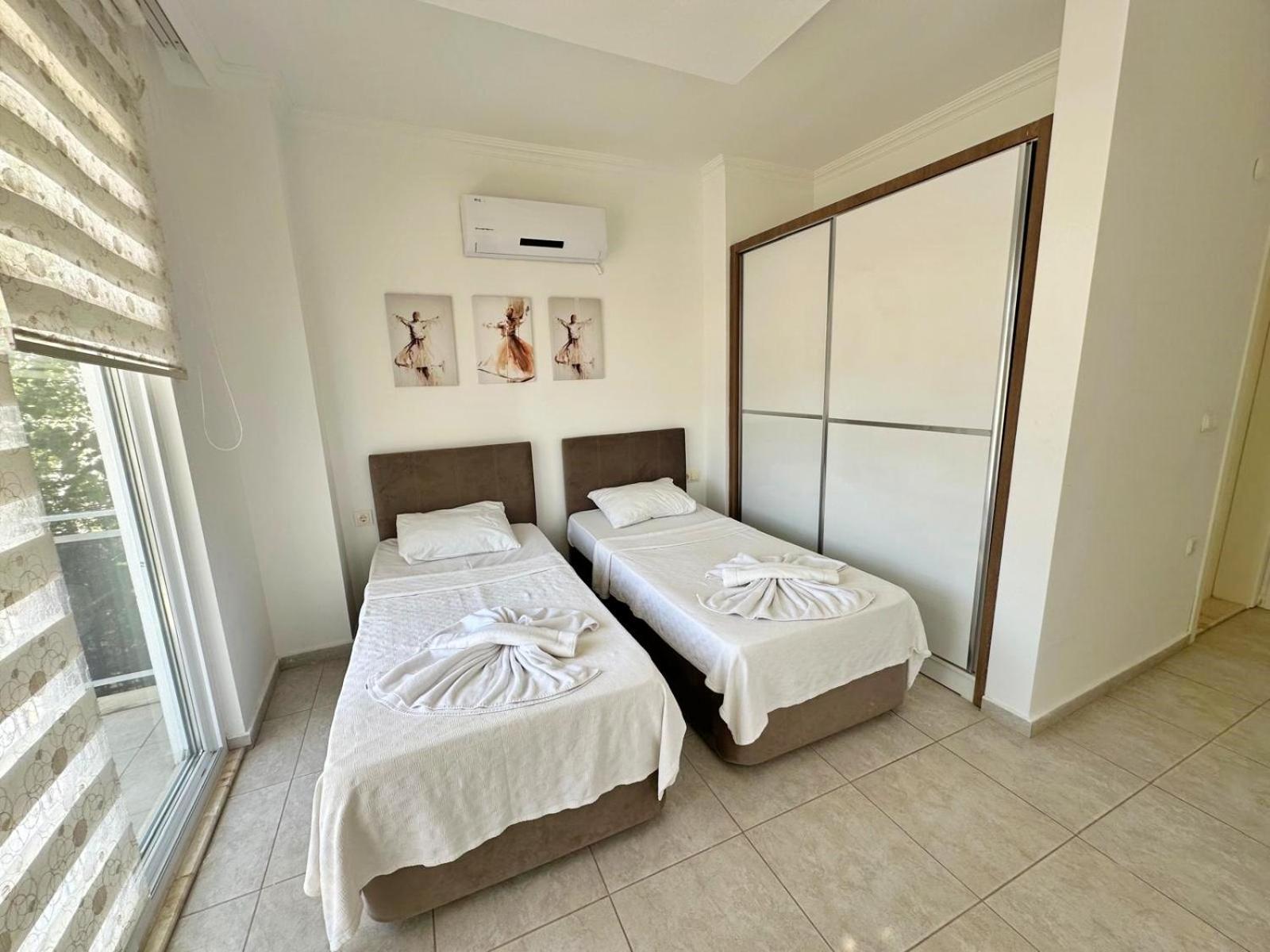 Valley - 4 Bedroom Private *