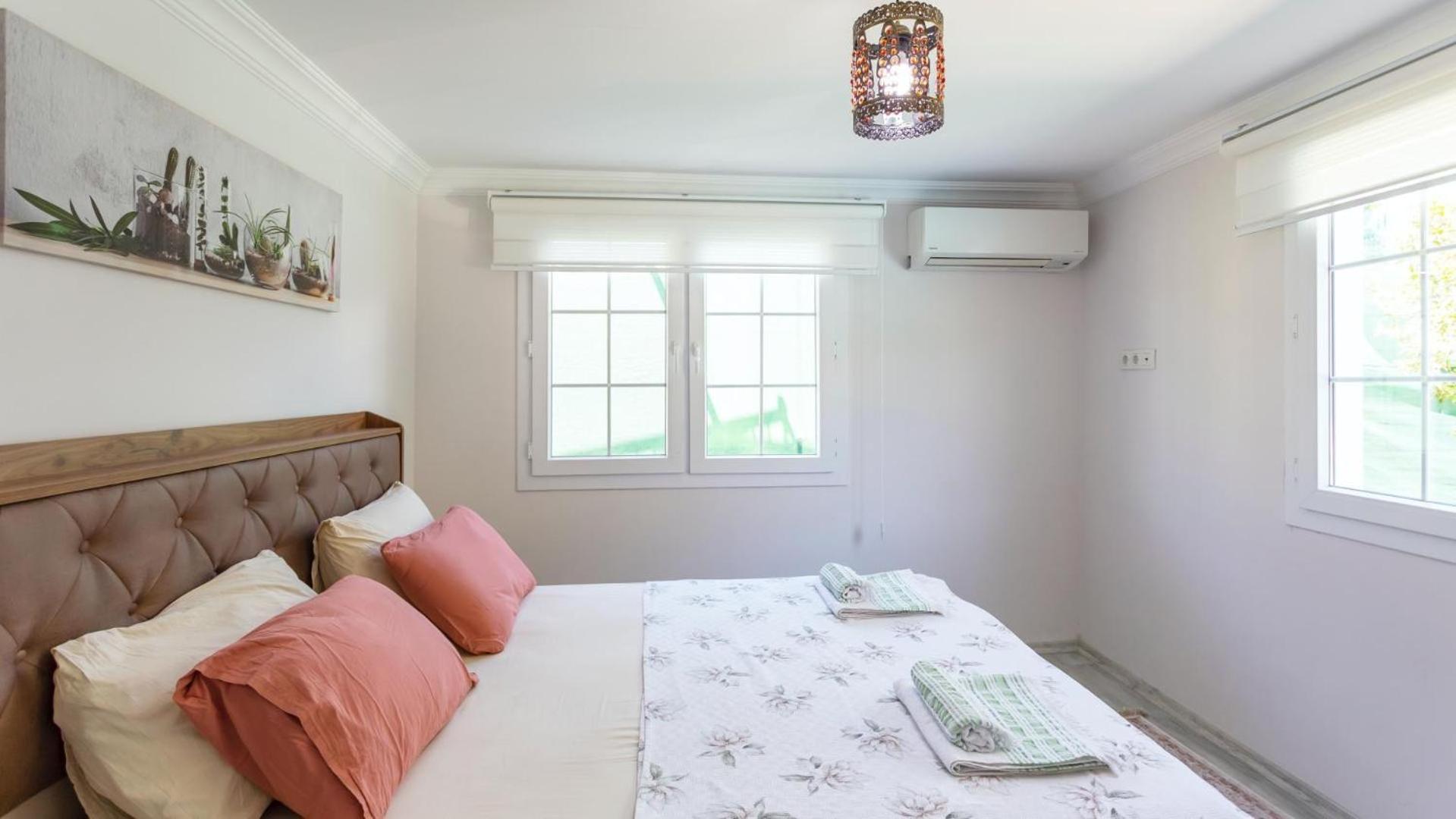 Yaniklar 2 Bedroom 1668 *