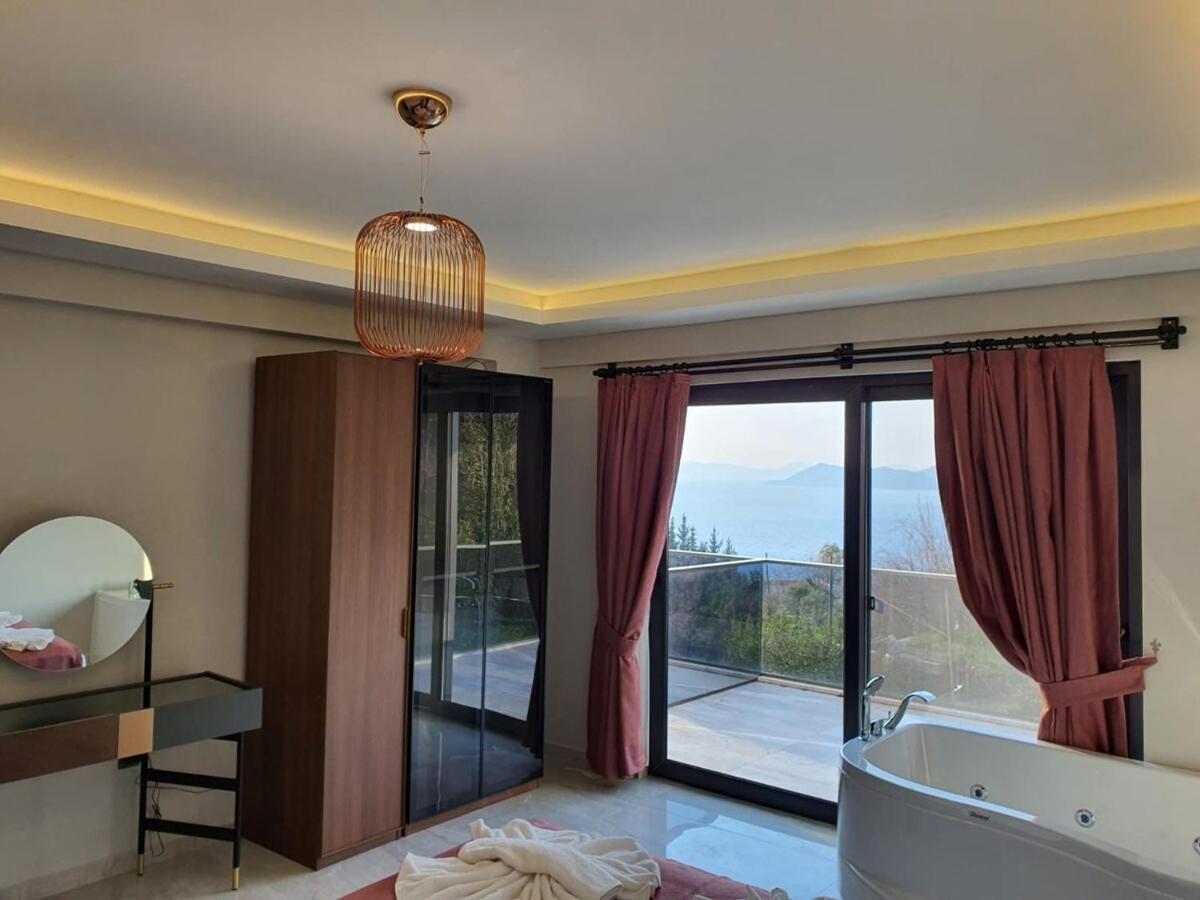 Villa With Sea View And Heated Pool Mariposa *