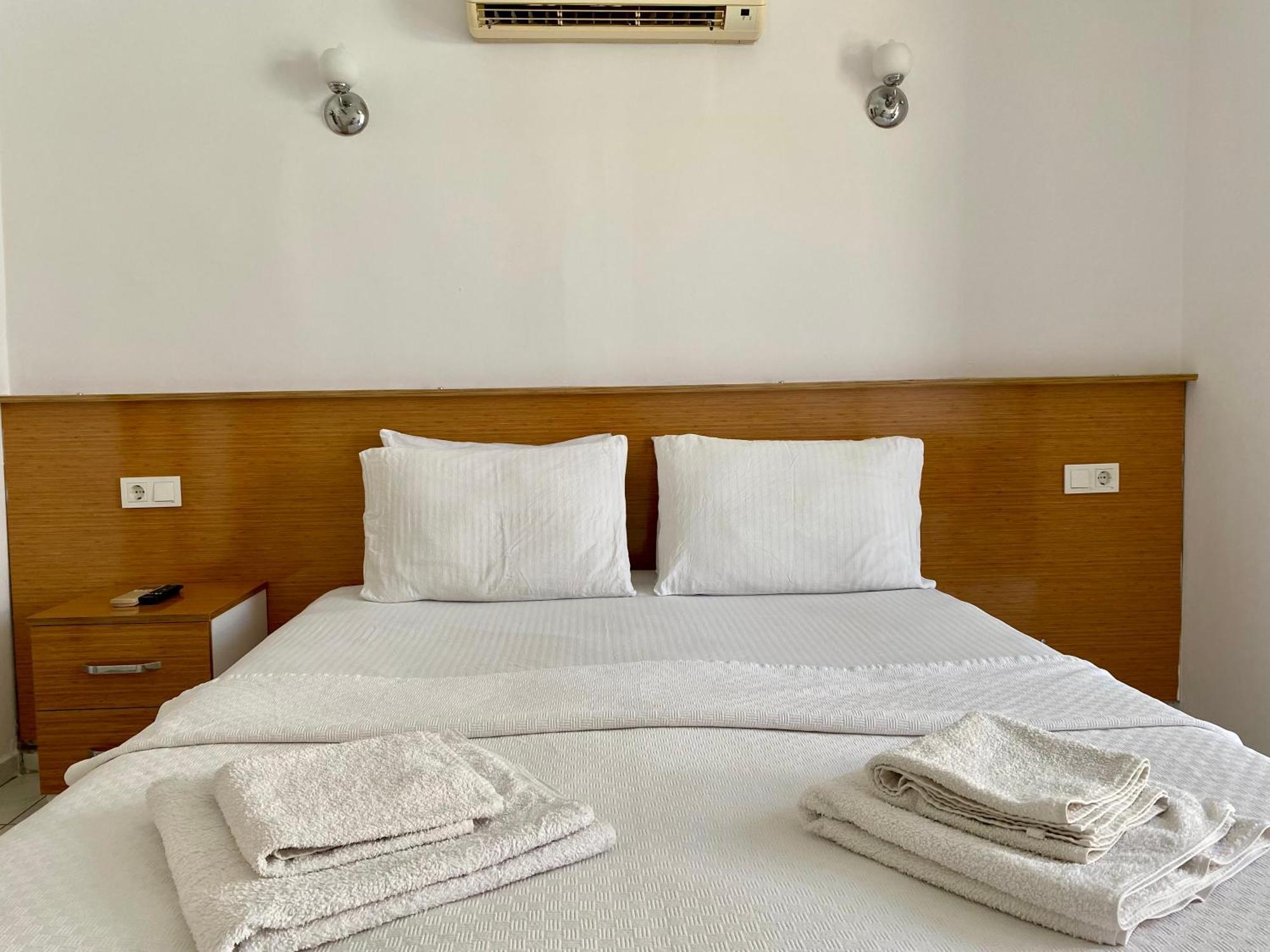 Cam Hotel