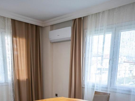 Apartment 3 Bedroom Close To Mall And Bus Station *