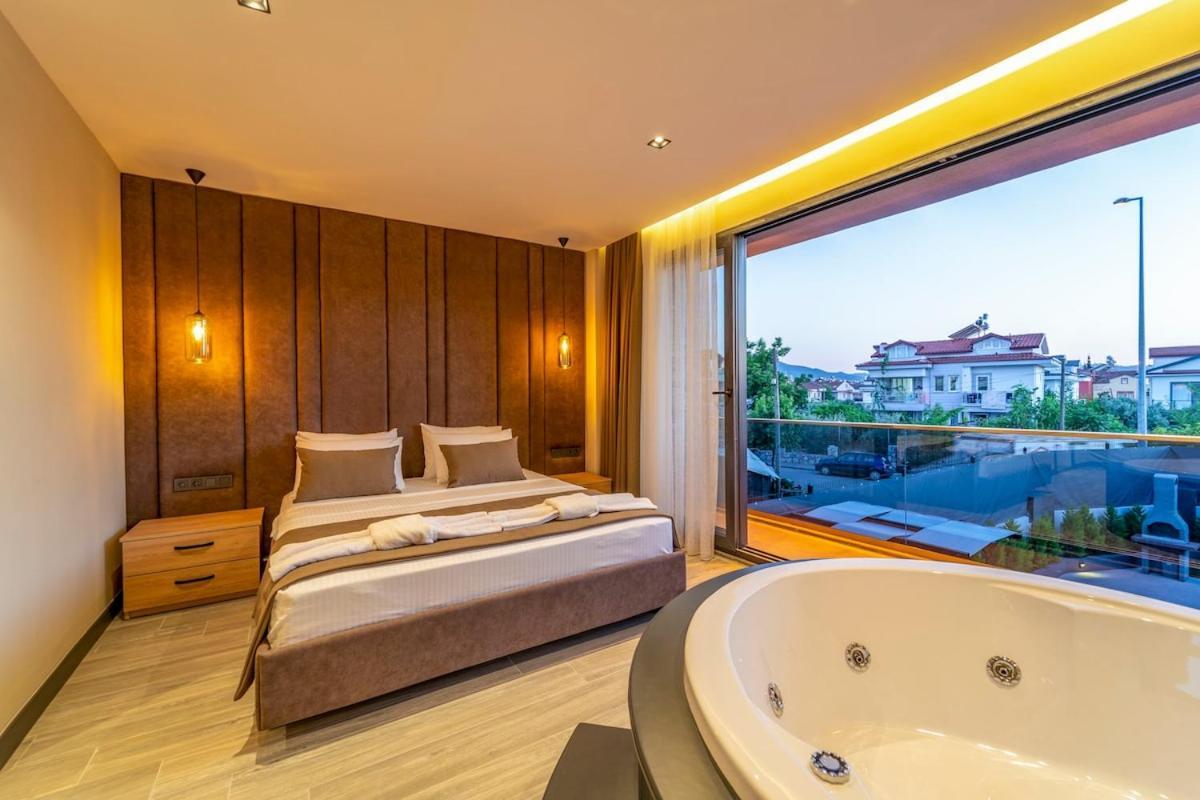 Tierra Detached Ultra Luxurious