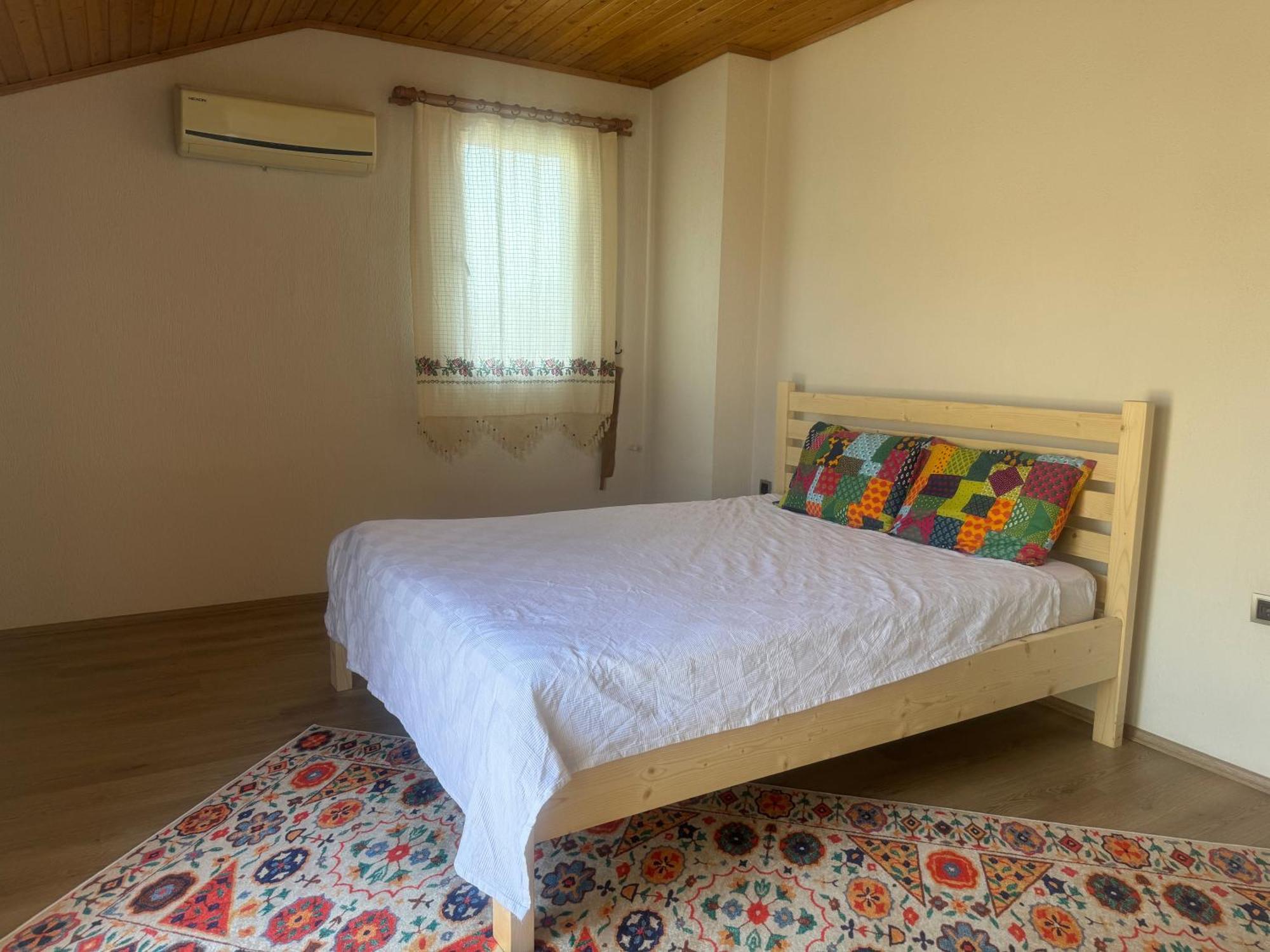 Apartment 3 Bedroom Close To Mall And Bus Station