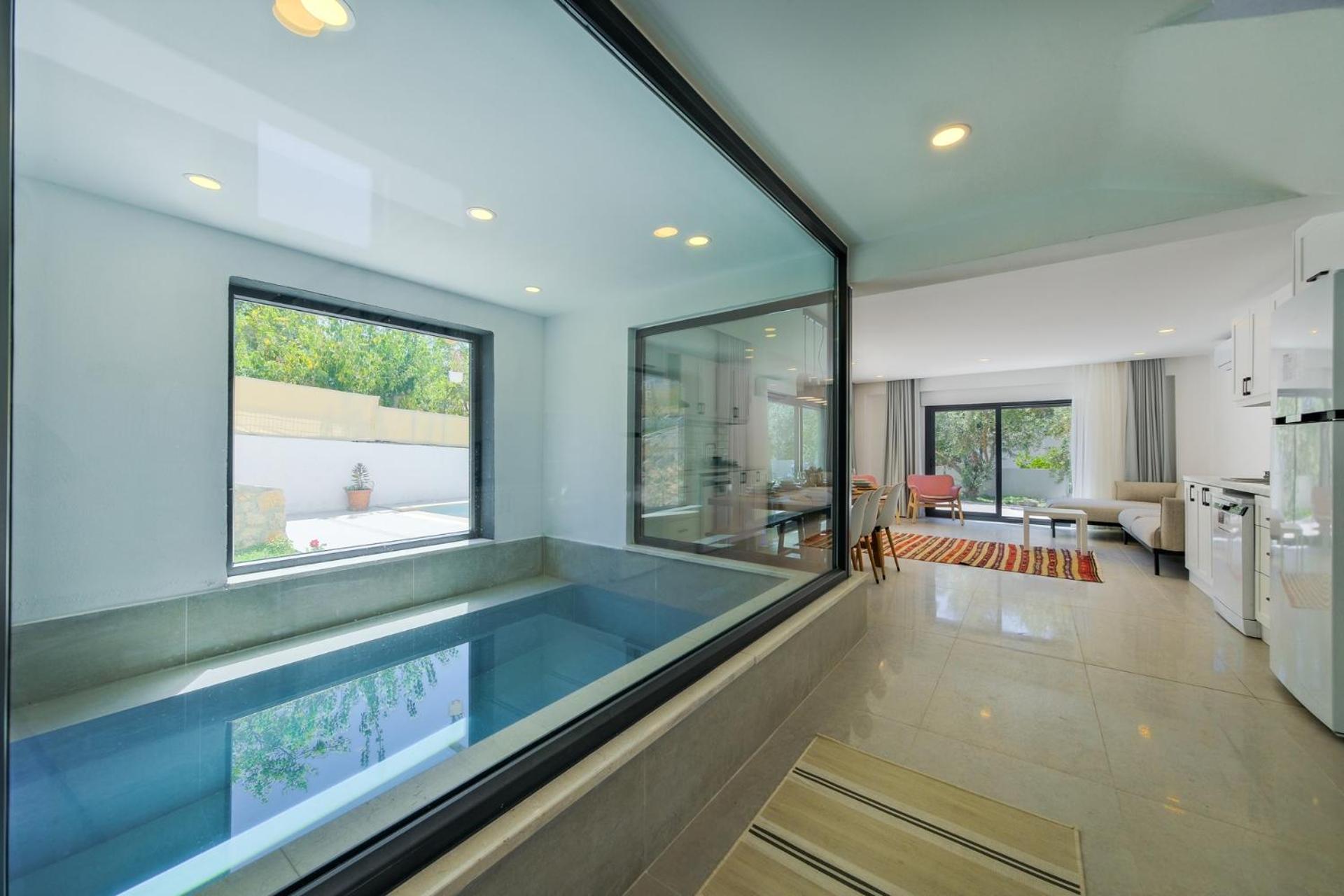 Arici Evi Delux Luxury With Indoor And Outdoor Pool