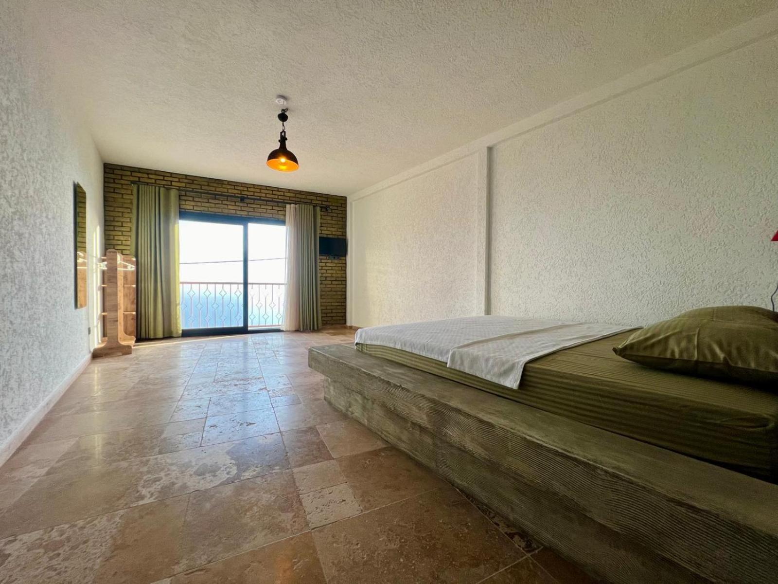 Bed & Breakfast Elm *