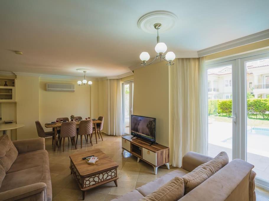 Calis'ta Denize Sifir 8 Kisilik Pearl 4 Villa