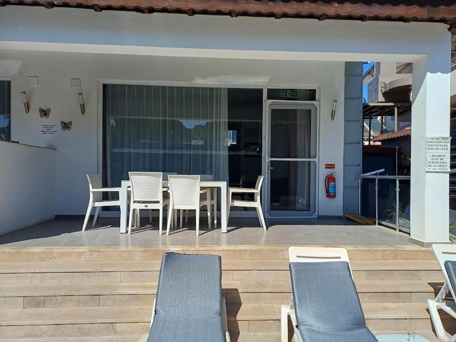 Paddys Apartments, Hisaroenue *