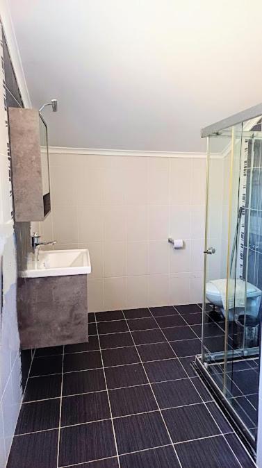 Paddys Apartments, Hisaroenue Apartment *