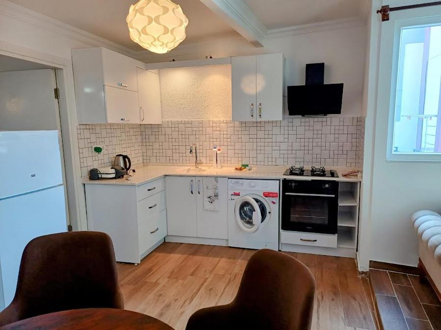 Paddys Apartments, Hisaroenue