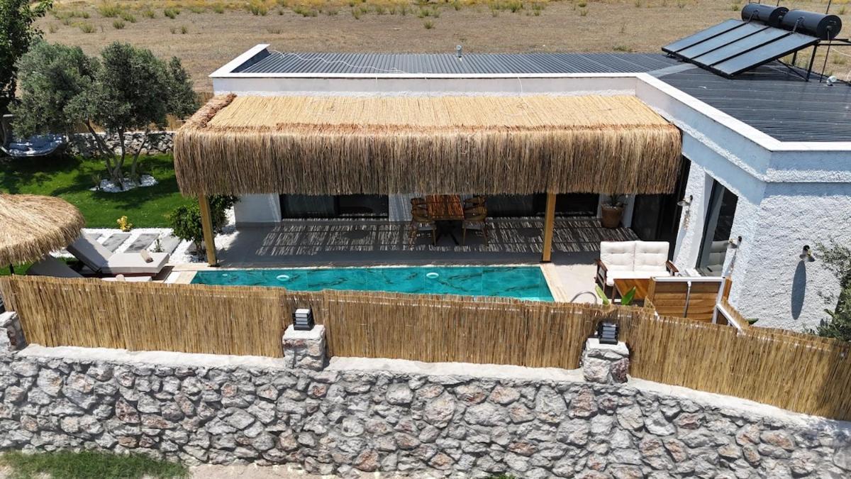 Lemonya Villa *