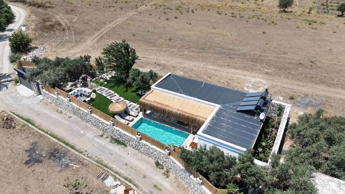 Lemonya Villa