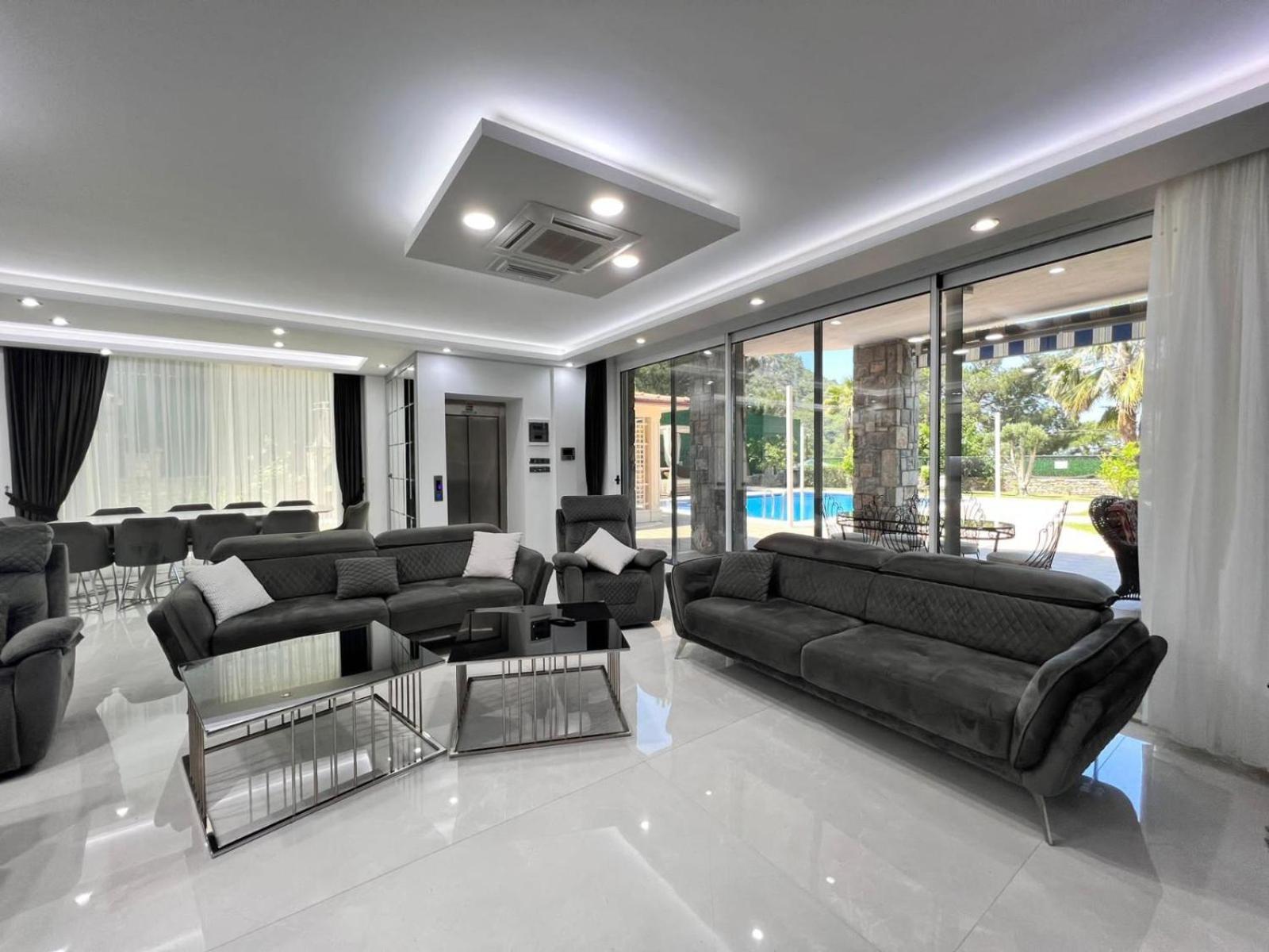 Gulistan - 7 Bedroom In Ovacik Villa *