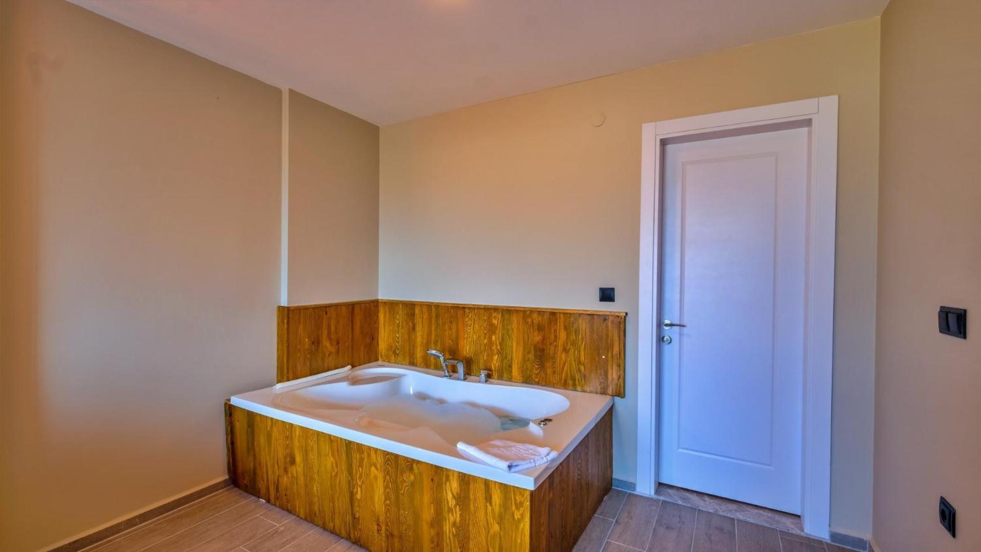 4 Bedroom 2855 *