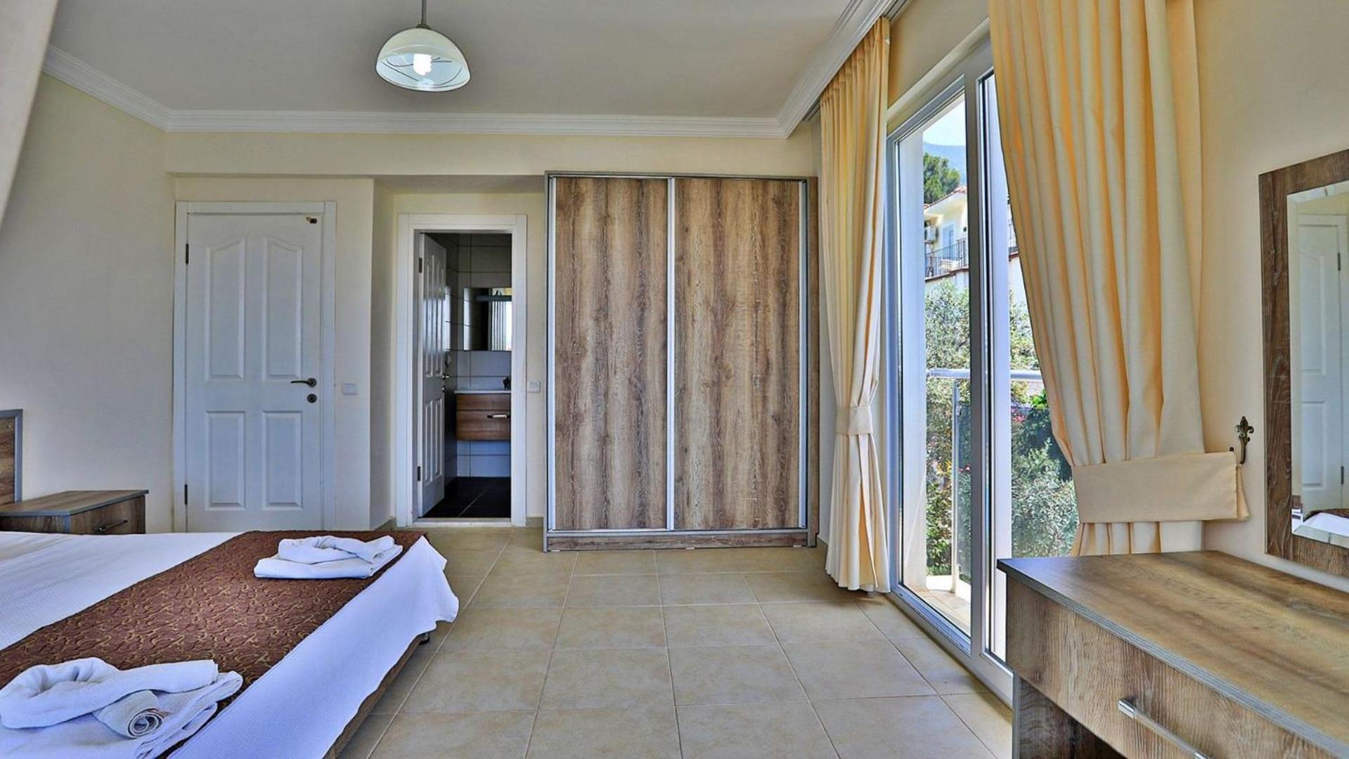 Villa Oludeniz 4 Bedroom 2184 *